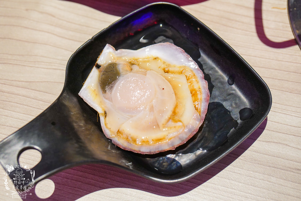 高雄[娜姐火鍋公司]文山特區超新潮復古的港式火鍋!多項飲料冰淇淋自助免費吃到飽!