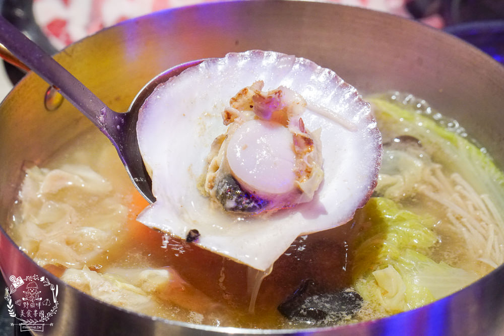 高雄[娜姐火鍋公司]文山特區超新潮復古的港式火鍋!多項飲料冰淇淋自助免費吃到飽!