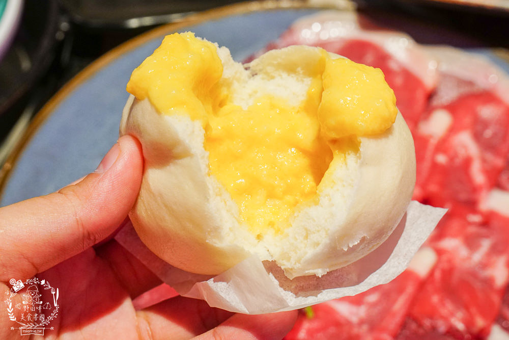 高雄[娜姐火鍋公司]文山特區超新潮復古的港式火鍋!多項飲料冰淇淋自助免費吃到飽!