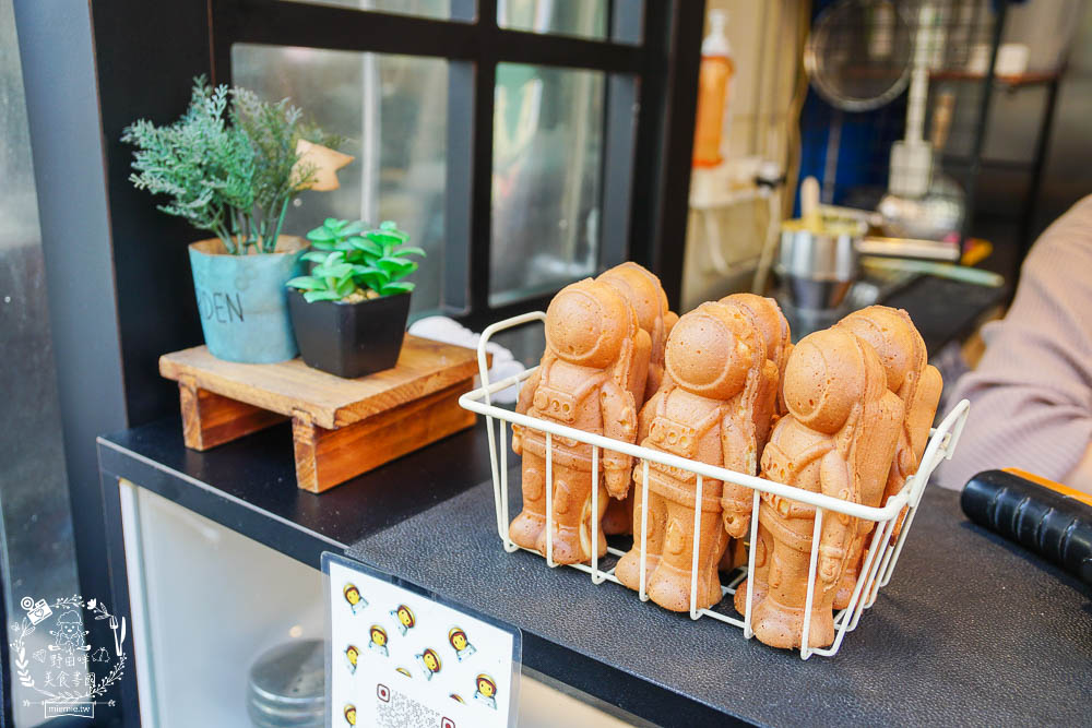 高雄[宇宙人雞蛋燒]造型超可愛又好拍的雞蛋糕!口味繽紛多變化，隱藏版激推!