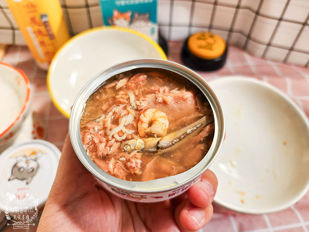 宏瑋寵物95%肉含量的貓咪主食罐湯罐與100%原肉製造的牛肉凍乾!適口性極佳！