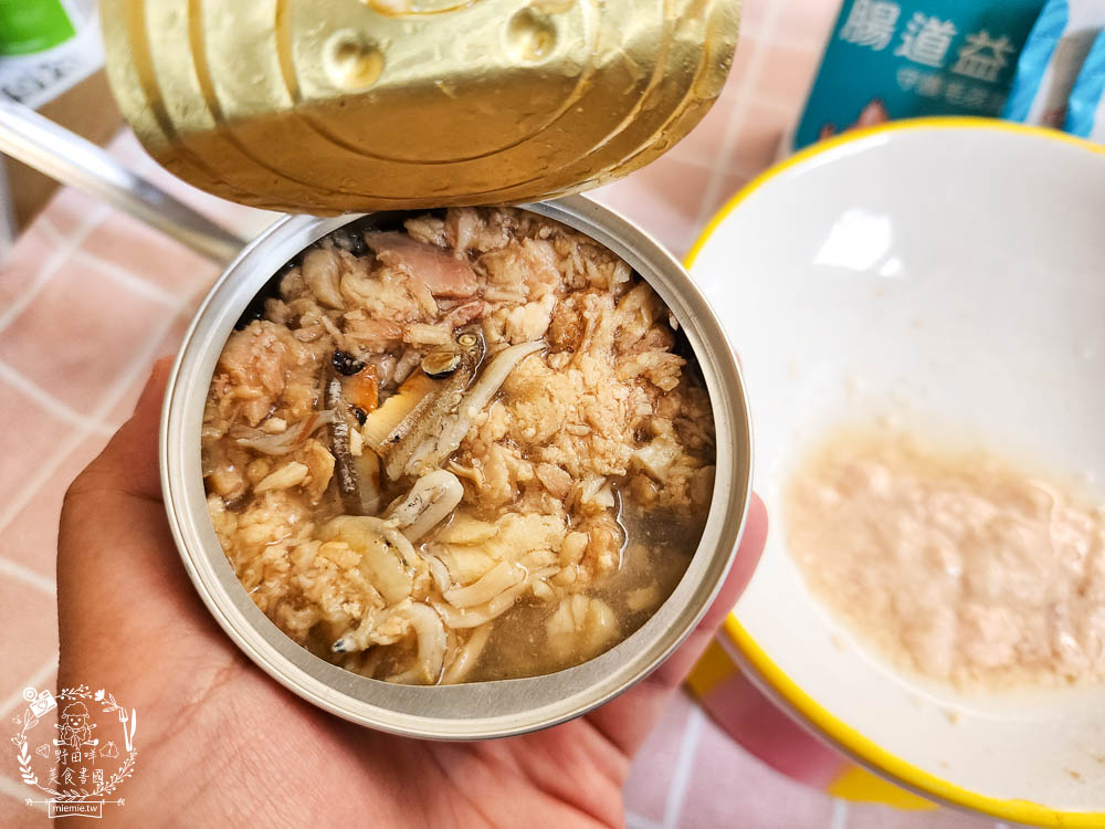 宏瑋寵物95%肉含量的貓咪主食罐湯罐與100%原肉製造的牛肉凍乾!適口性極佳！