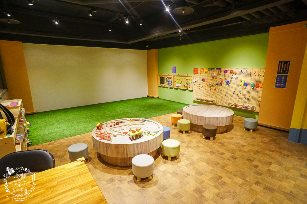 高雄住宿推薦!宮賞藝術大飯店|超酷賽車主題房型+超好玩親子遊樂區 - 第40張圖 高雄住宿推薦!宮賞藝術大飯店|超酷賽車主題房型+超好玩親子遊樂區