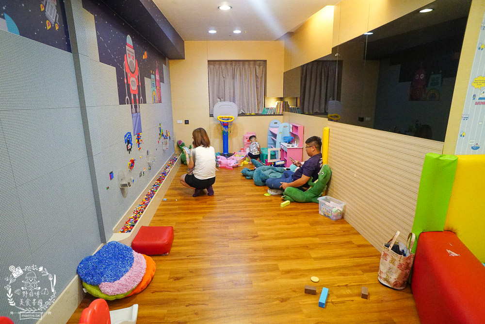 高雄住宿推薦!宮賞藝術大飯店|超酷賽車主題房型+超好玩親子遊樂區 - 第45張圖 高雄住宿推薦!宮賞藝術大飯店|超酷賽車主題房型+超好玩親子遊樂區