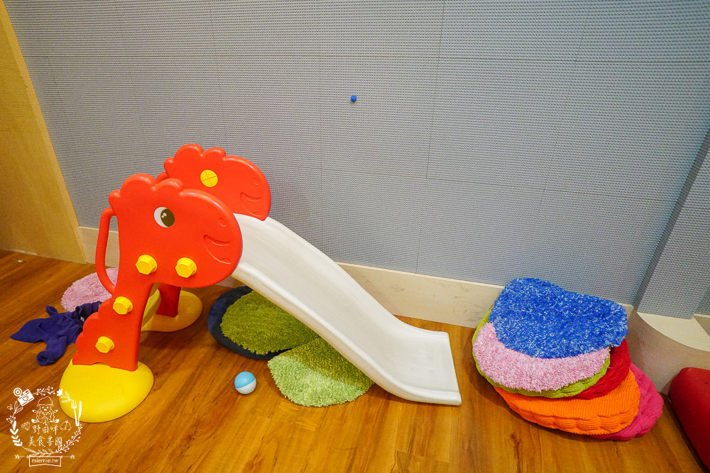 高雄住宿推薦!宮賞藝術大飯店|超酷賽車主題房型+超好玩親子遊樂區 - 第47張圖 高雄住宿推薦!宮賞藝術大飯店|超酷賽車主題房型+超好玩親子遊樂區