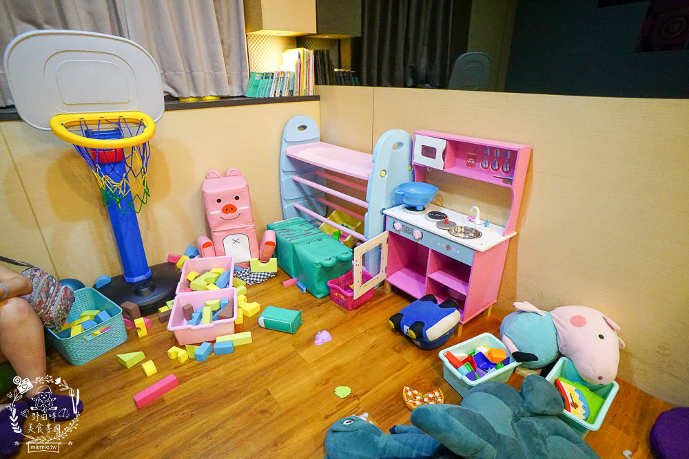 高雄住宿推薦!宮賞藝術大飯店|超酷賽車主題房型+超好玩親子遊樂區 - 第50張圖 高雄住宿推薦!宮賞藝術大飯店|超酷賽車主題房型+超好玩親子遊樂區