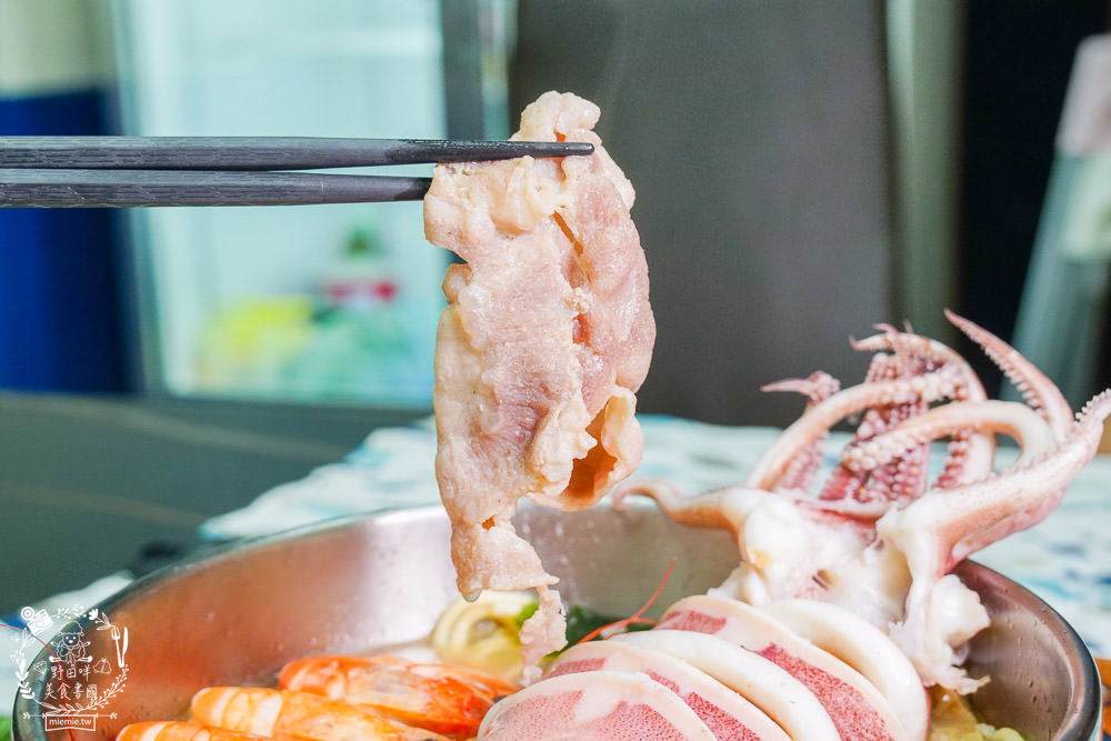 家遇鮮海鮮鍋燒專賣武廟店|東港直送的海鮮多到蓋住麵了?加99元就能吃到螃蟹?白蝦肉片免費送? - 第21張圖 家遇鮮海鮮鍋燒專賣武廟店|東港直送的海鮮多到蓋住麵了?加99元就能吃到螃蟹?白蝦肉片免費送?