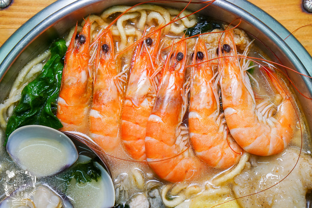 家遇鮮海鮮鍋燒專賣武廟店|東港直送的海鮮多到蓋住麵了?加99元就能吃到螃蟹?白蝦肉片免費送? - 第29張圖 家遇鮮海鮮鍋燒專賣武廟店|東港直送的海鮮多到蓋住麵了?加99元就能吃到螃蟹?白蝦肉片免費送?