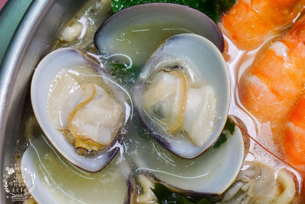 家遇鮮海鮮鍋燒專賣武廟店|東港直送的海鮮多到蓋住麵了?加99元就能吃到螃蟹?白蝦肉片免費送? - 第30張圖 家遇鮮海鮮鍋燒專賣武廟店|東港直送的海鮮多到蓋住麵了?加99元就能吃到螃蟹?白蝦肉片免費送?