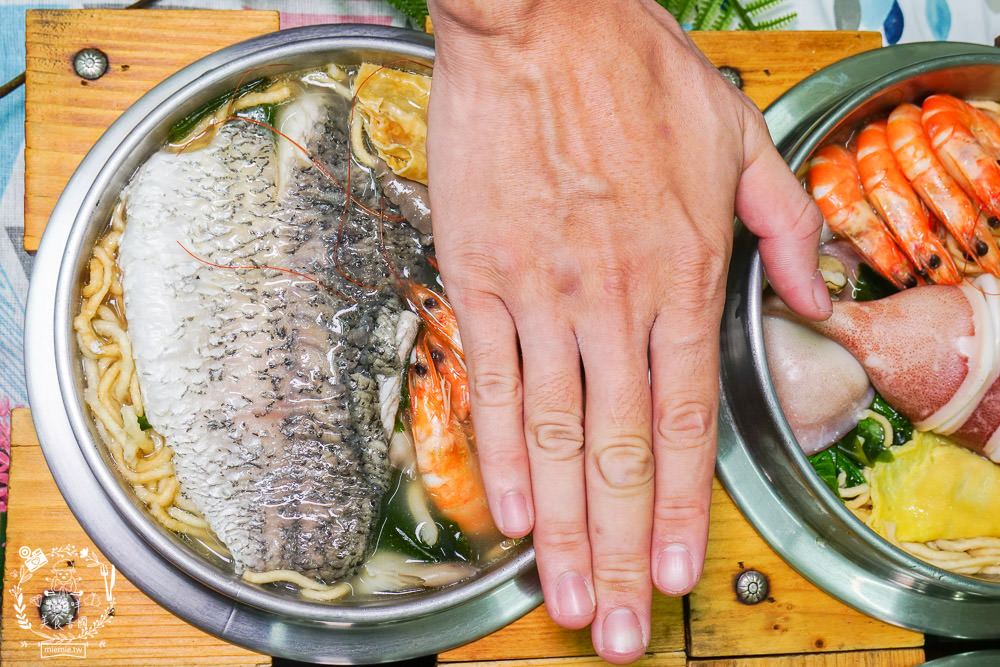 家遇鮮海鮮鍋燒專賣武廟店|東港直送的海鮮多到蓋住麵了?加99元就能吃到螃蟹?白蝦肉片免費送? - 第37張圖 家遇鮮海鮮鍋燒專賣武廟店|東港直送的海鮮多到蓋住麵了?加99元就能吃到螃蟹?白蝦肉片免費送?