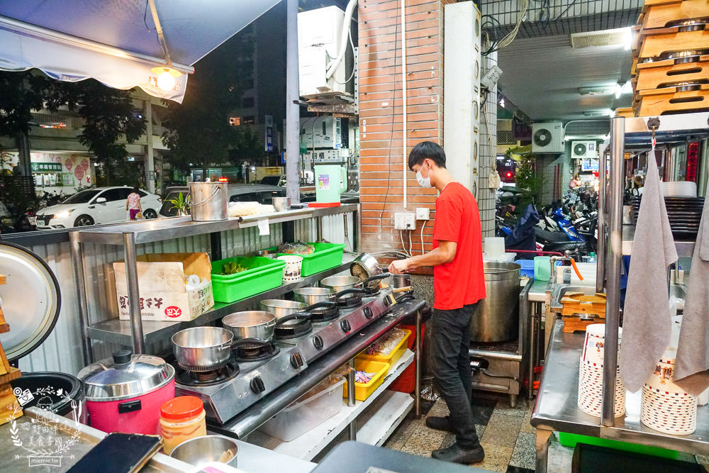 家遇鮮海鮮鍋燒專賣武廟店|東港直送的海鮮多到蓋住麵了?加99元就能吃到螃蟹?白蝦肉片免費送? - 第4張圖 家遇鮮海鮮鍋燒專賣武廟店|東港直送的海鮮多到蓋住麵了?加99元就能吃到螃蟹?白蝦肉片免費送?