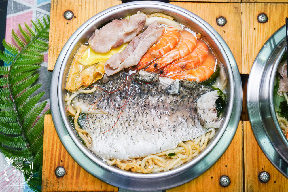 家遇鮮海鮮鍋燒專賣武廟店|東港直送的海鮮多到蓋住麵了?加99元就能吃到螃蟹?白蝦肉片免費送? - 第35張圖 家遇鮮海鮮鍋燒專賣武廟店|東港直送的海鮮多到蓋住麵了?加99元就能吃到螃蟹?白蝦肉片免費送?