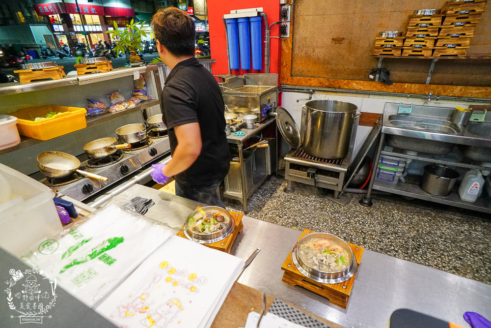高雄[家遇鮮海鮮鍋燒麵專賣店]多種海鮮東港直送?海鮮多到把麵覆蓋!螃蟹鍋燒只要135元?