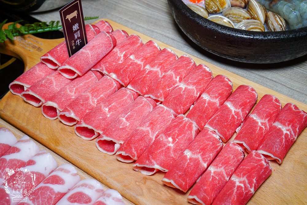 富士匠鍋物(東港店)11月週年慶優惠!888就能吃到精緻又澎湃的海陸套餐!白飯冰淇淋免費享用!四人同行送小海鮮拼盤!