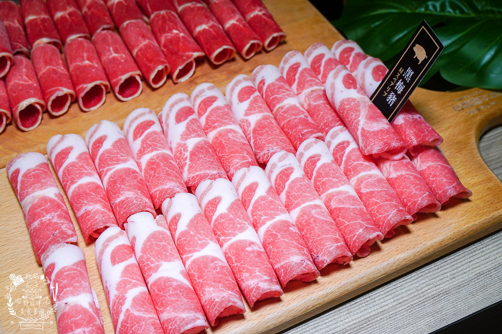 富士匠鍋物(東港店)11月週年慶優惠!888就能吃到精緻又澎湃的海陸套餐!白飯冰淇淋免費享用!四人同行送小海鮮拼盤!