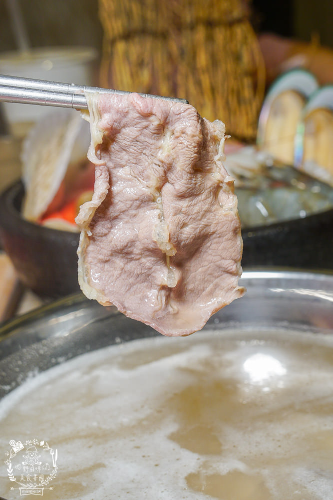 富士匠鍋物(東港店)11月週年慶優惠!888就能吃到精緻又澎湃的海陸套餐!白飯冰淇淋免費享用!四人同行送小海鮮拼盤!