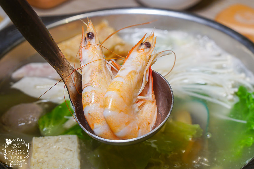 富士匠鍋物(東港店)11月週年慶優惠!888就能吃到精緻又澎湃的海陸套餐!白飯冰淇淋免費享用!四人同行送小海鮮拼盤!