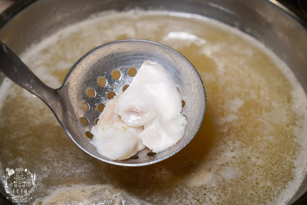 富士匠鍋物(東港店)11月週年慶優惠!888就能吃到精緻又澎湃的海陸套餐!白飯冰淇淋免費享用!四人同行送小海鮮拼盤!