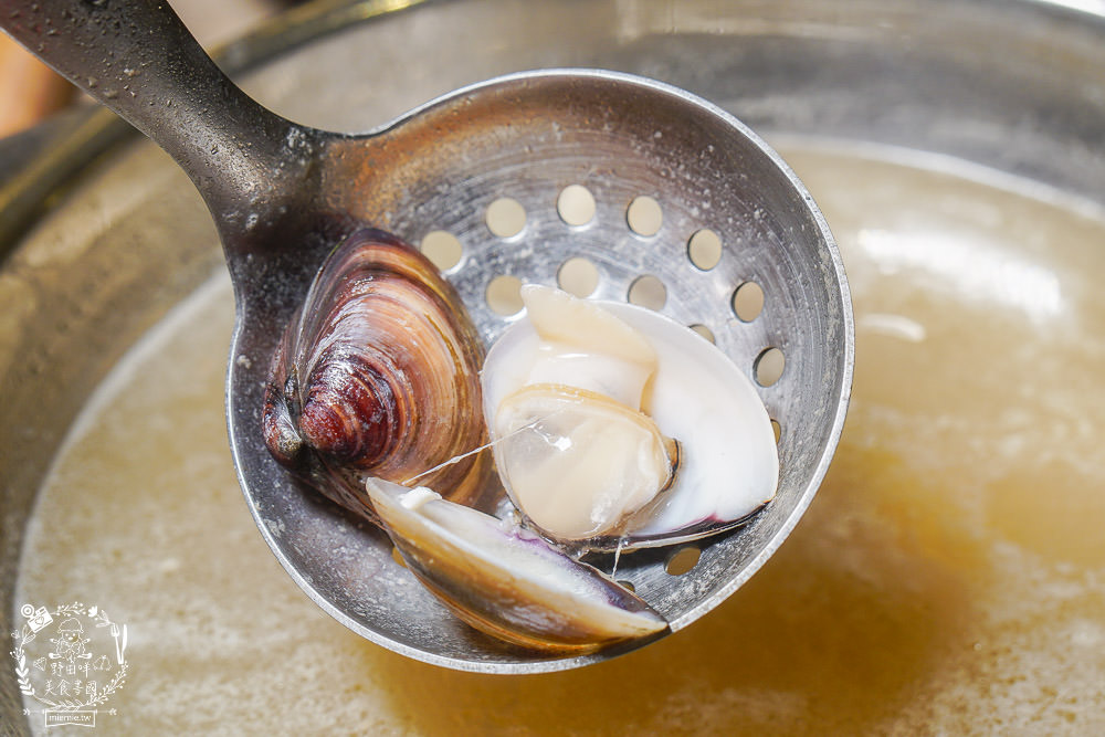 富士匠鍋物(東港店)11月週年慶優惠!888就能吃到精緻又澎湃的海陸套餐!白飯冰淇淋免費享用!四人同行送小海鮮拼盤!