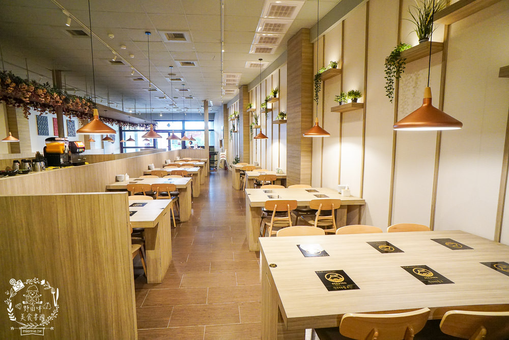 富士匠鍋物(東港店)11月週年慶優惠!888就能吃到精緻又澎湃的海陸套餐!白飯冰淇淋免費享用!四人同行送小海鮮拼盤!