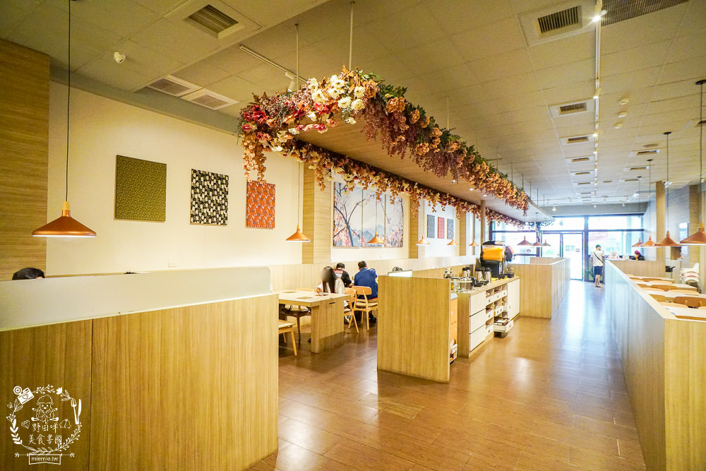 富士匠鍋物(東港店)11月週年慶優惠!888就能吃到精緻又澎湃的海陸套餐!白飯冰淇淋免費享用!四人同行送小海鮮拼盤!