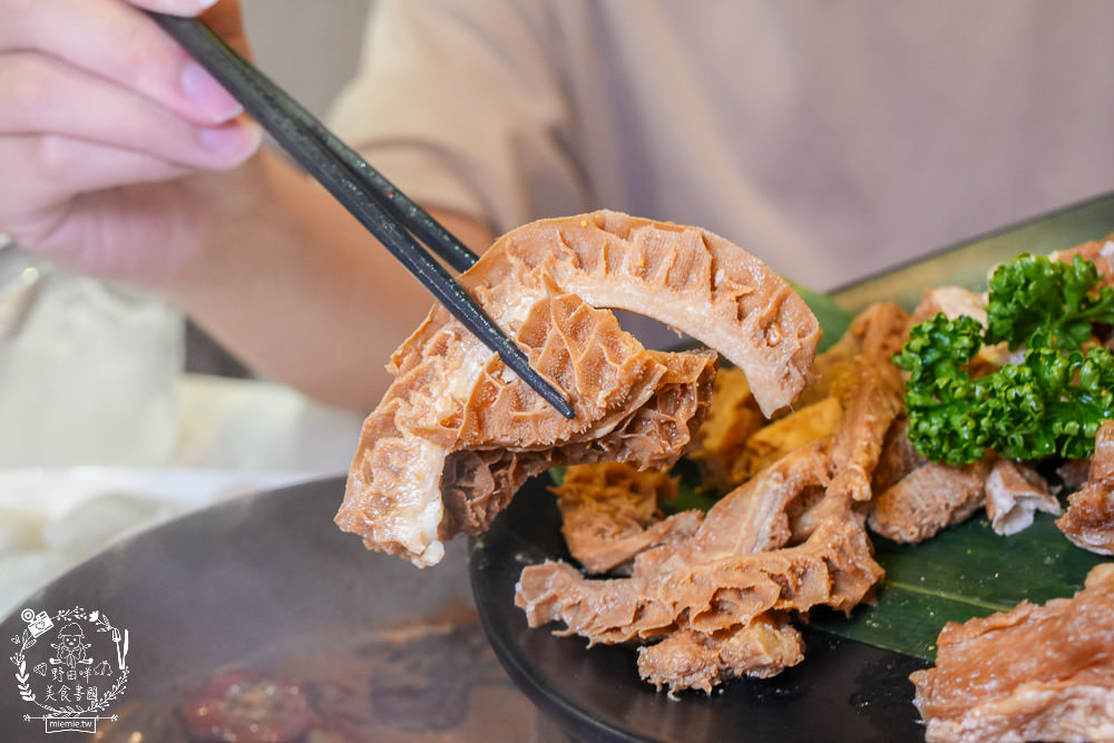 花蓮火鍋推薦[將門來點辣麻辣鍋專門店]超特別的台灣牛胸肉與花蓮限定的黑潮曼波魚片人氣必點!