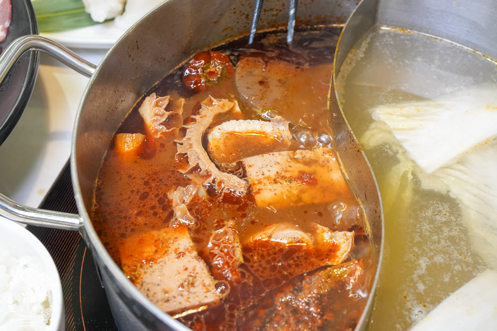 花蓮火鍋推薦[將門來點辣麻辣鍋專門店]超特別的台灣牛胸肉與花蓮限定的黑潮曼波魚片人氣必點!