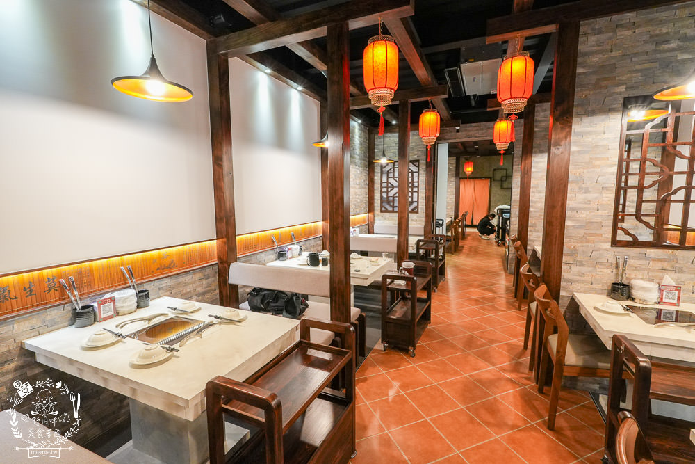 花蓮火鍋推薦[將門來點辣麻辣鍋專門店]超特別的台灣牛胸肉與花蓮限定的黑潮曼波魚片人氣必點!