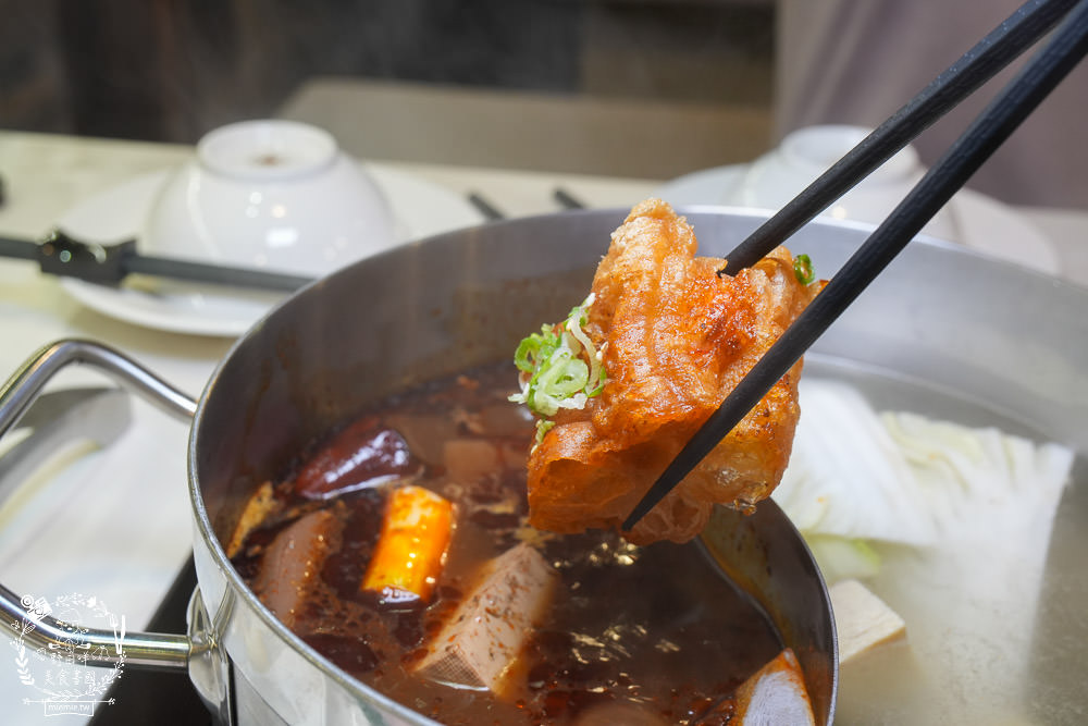 花蓮火鍋推薦[將門來點辣麻辣鍋專門店]超特別的台灣牛胸肉與花蓮限定的黑潮曼波魚片人氣必點!