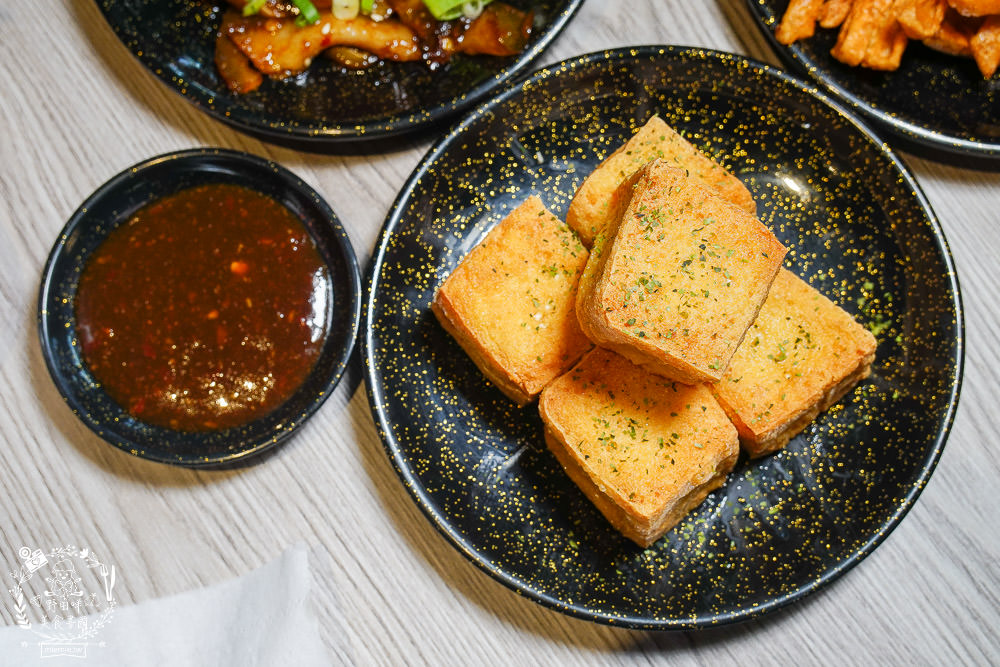 高雄[小二春福氣鍋]鼎中路平價鍋物!晚上常常大爆滿|火鍋料超豐富