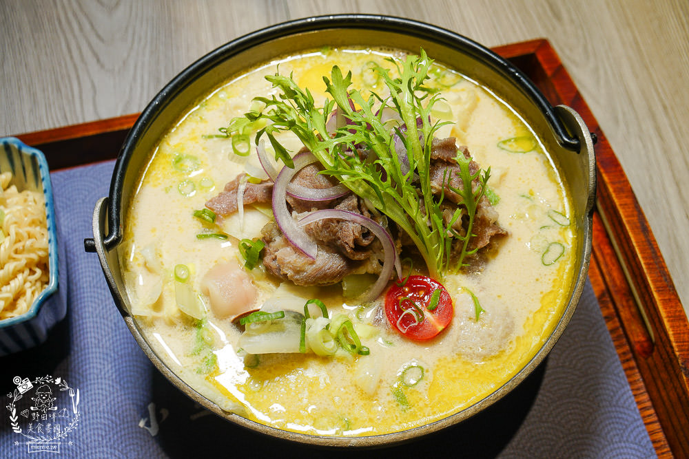 高雄[小二春福氣鍋]鼎中路平價鍋物!晚上常常大爆滿|火鍋料超豐富