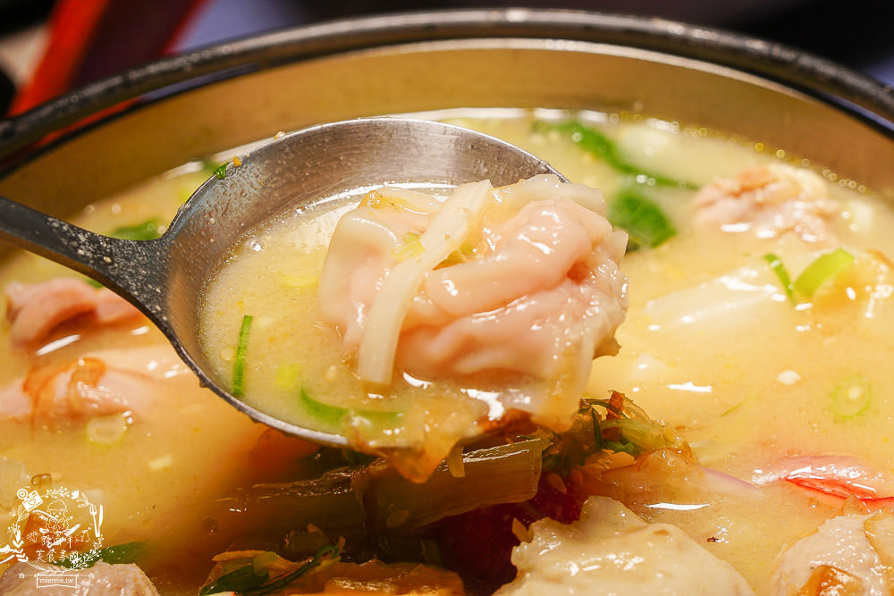 高雄[小二春福氣鍋]鼎中路平價鍋物!晚上常常大爆滿|火鍋料超豐富