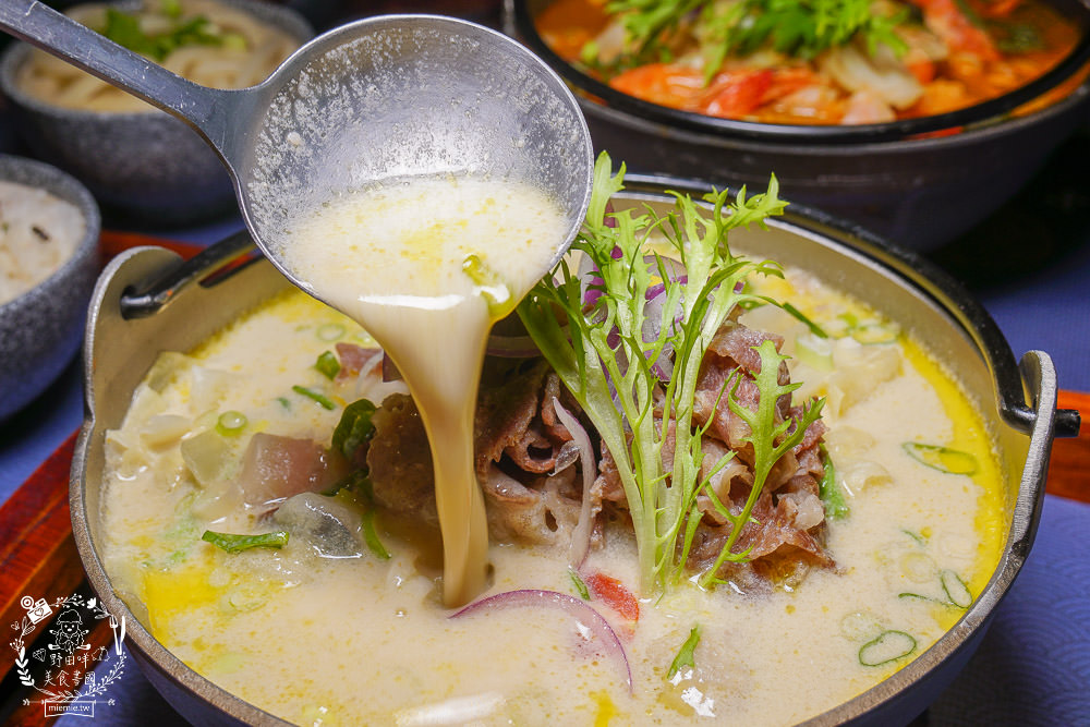 高雄[小二春福氣鍋]鼎中路平價鍋物!晚上常常大爆滿|火鍋料超豐富