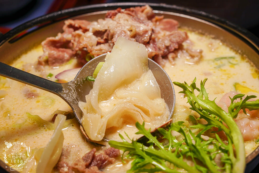 高雄[小二春福氣鍋]鼎中路平價鍋物!晚上常常大爆滿|火鍋料超豐富