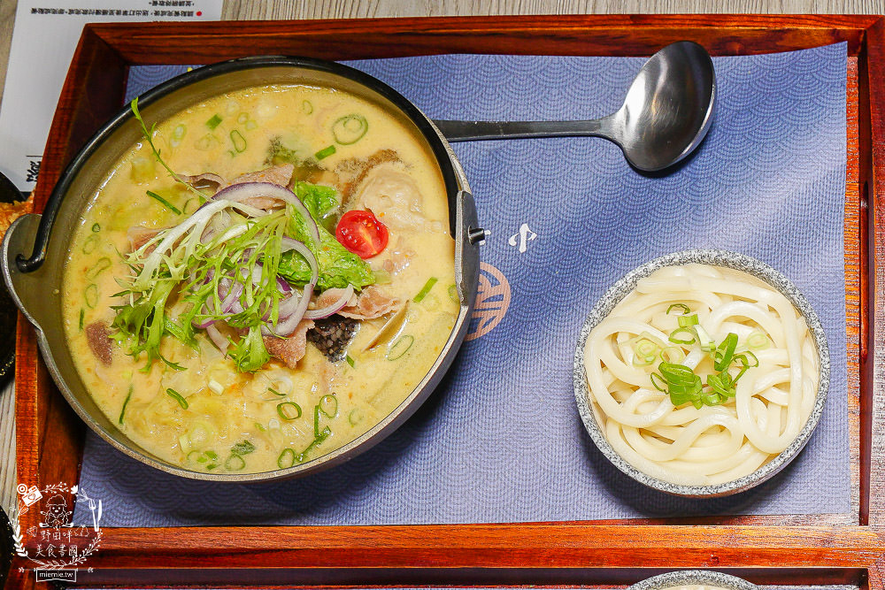 高雄[小二春福氣鍋]鼎中路平價鍋物!晚上常常大爆滿|火鍋料超豐富