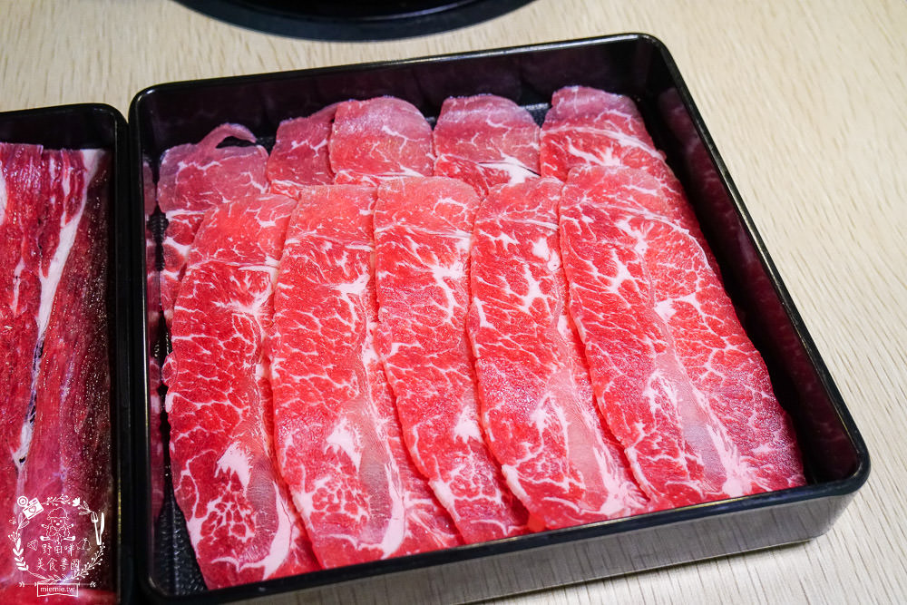 高雄[小林食堂吃到飽]7種原塊現切肉品最低399元吃到飽!還無服務費?!5種湯頭任君挑選