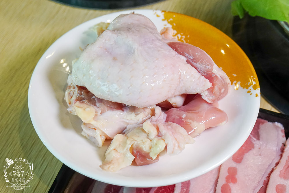 高雄[小林食堂吃到飽]7種原塊現切肉品最低399元吃到飽!還無服務費?!5種湯頭任君挑選