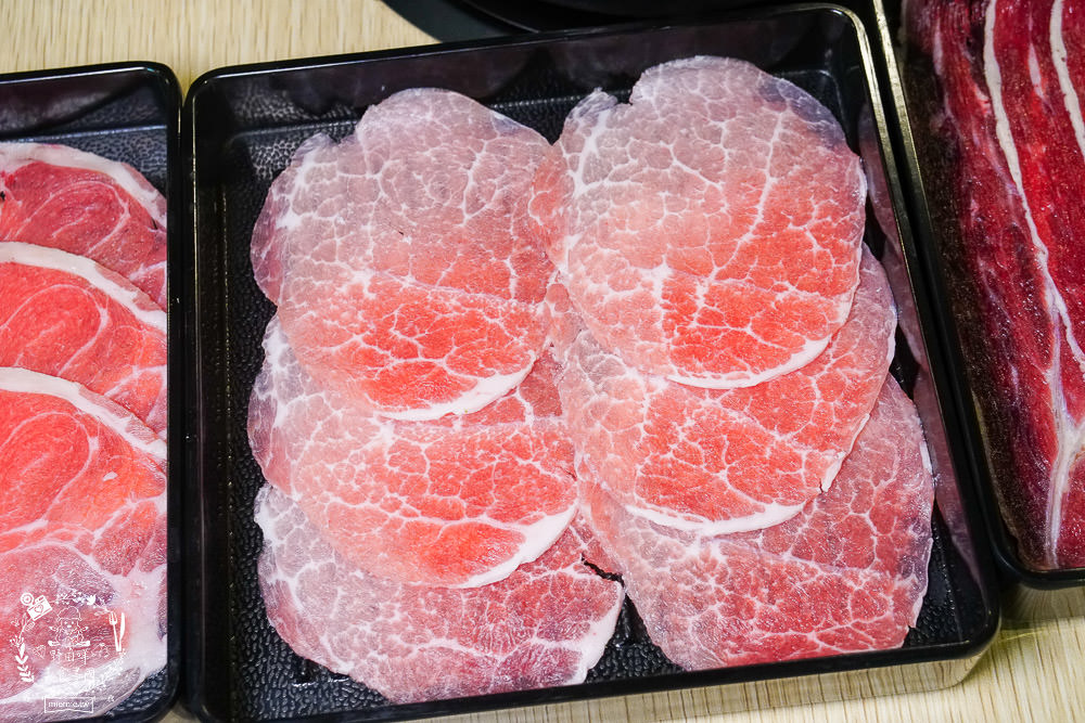 高雄[小林食堂吃到飽]7種原塊現切肉品最低399元吃到飽!還無服務費?!5種湯頭任君挑選