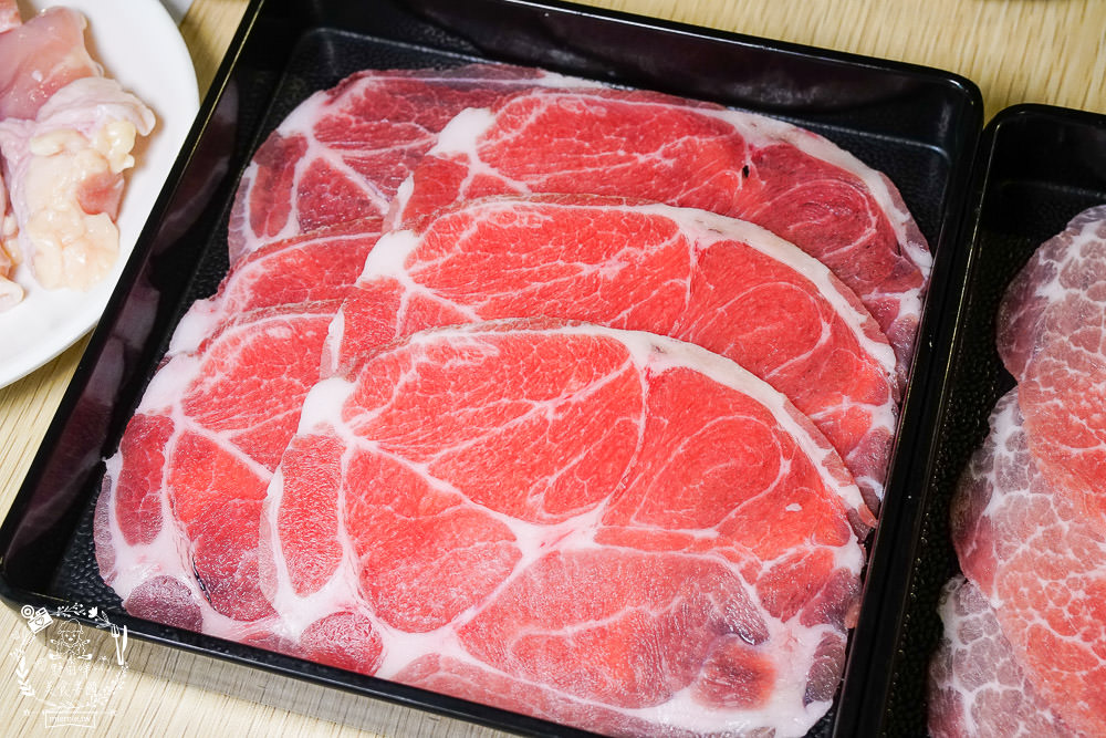高雄[小林食堂吃到飽]7種原塊現切肉品最低399元吃到飽!還無服務費?!5種湯頭任君挑選