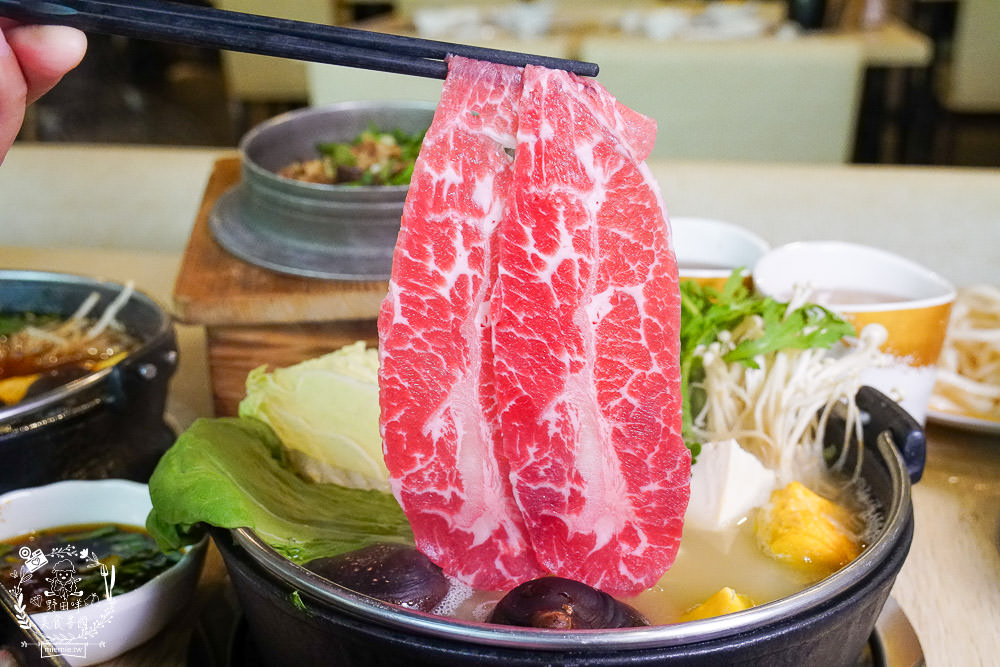高雄[小林食堂吃到飽]7種原塊現切肉品最低399元吃到飽!還無服務費?!5種湯頭任君挑選