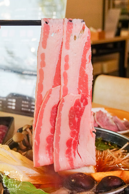 高雄[小林食堂吃到飽]7種原塊現切肉品最低399元吃到飽!還無服務費?!5種湯頭任君挑選