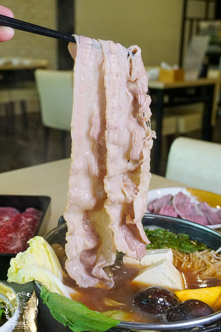 高雄[小林食堂吃到飽]7種原塊現切肉品最低399元吃到飽!還無服務費?!5種湯頭任君挑選