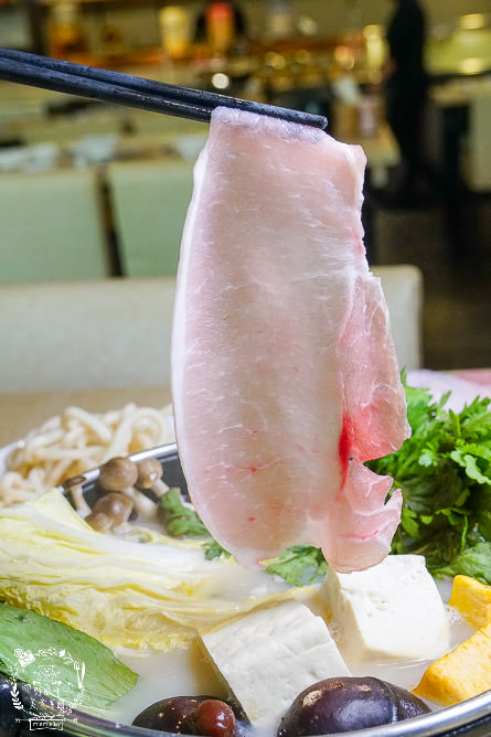 高雄[小林食堂吃到飽]7種原塊現切肉品最低399元吃到飽!還無服務費?!5種湯頭任君挑選