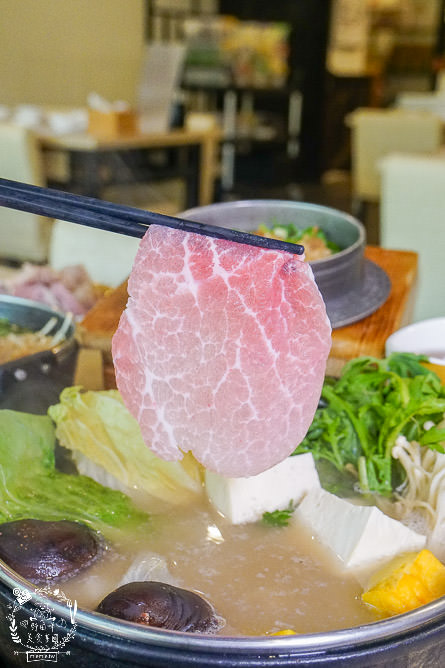 高雄[小林食堂吃到飽]7種原塊現切肉品最低399元吃到飽!還無服務費?!5種湯頭任君挑選
