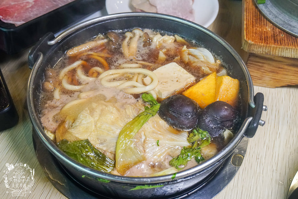 高雄[小林食堂吃到飽]7種原塊現切肉品最低399元吃到飽!還無服務費?!5種湯頭任君挑選