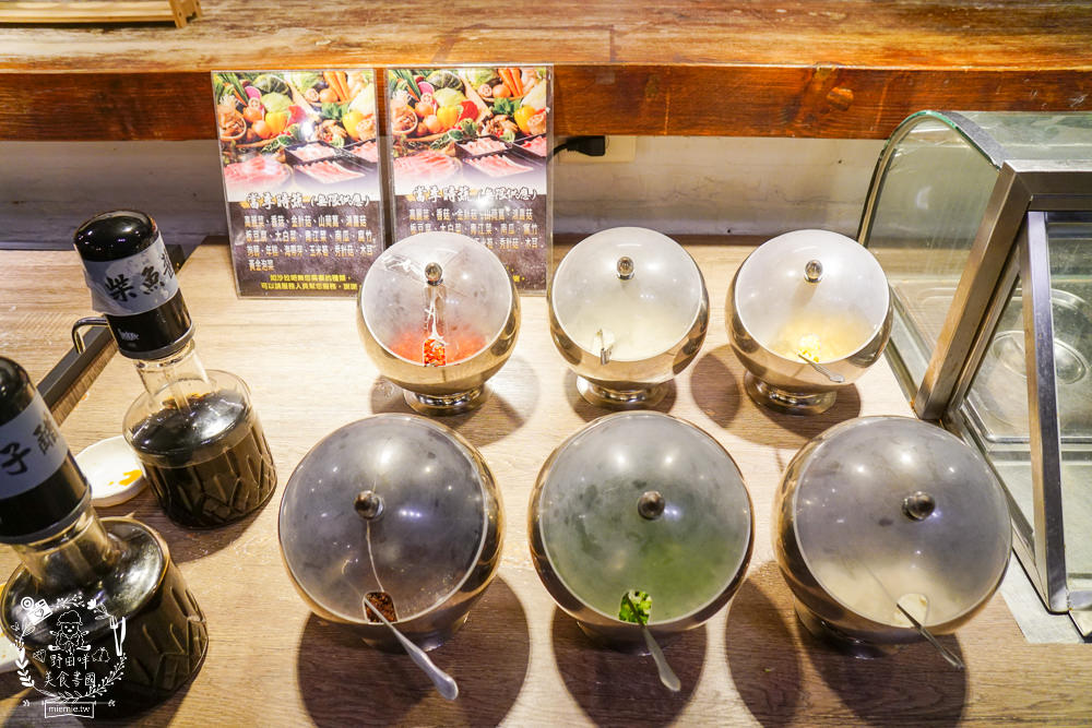 高雄[小林食堂燒肉吃到飽]美國Choice原塊肉現切爽爽吃到飽!升級還有爆厚實鮭魚生魚片吃到飽!