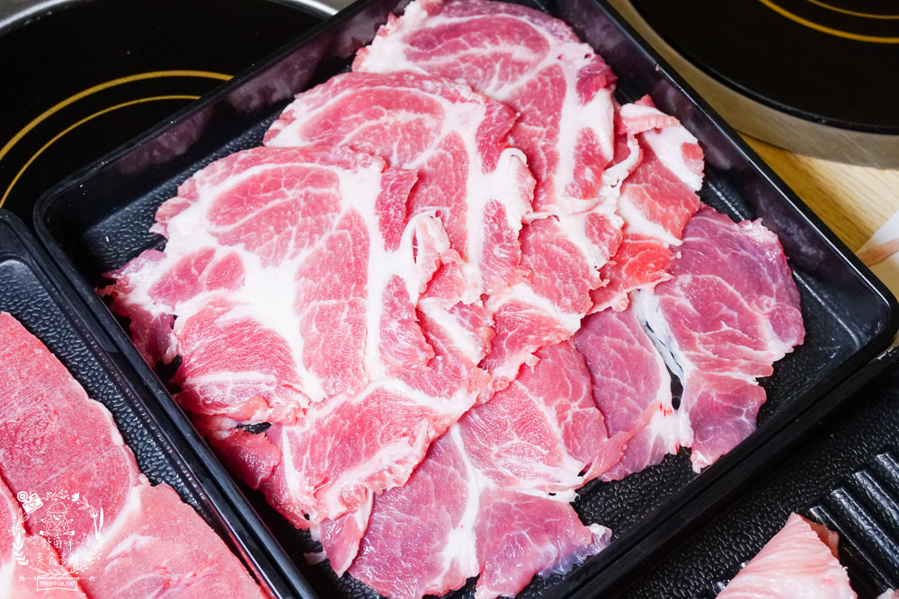 高雄[小林食堂燒肉吃到飽]美國Choice原塊肉現切爽爽吃到飽!升級還有爆厚實鮭魚生魚片吃到飽!