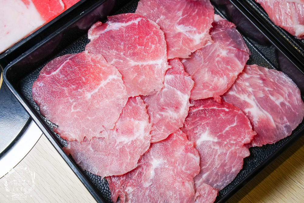 高雄[小林食堂燒肉吃到飽]美國Choice原塊肉現切爽爽吃到飽!升級還有爆厚實鮭魚生魚片吃到飽!