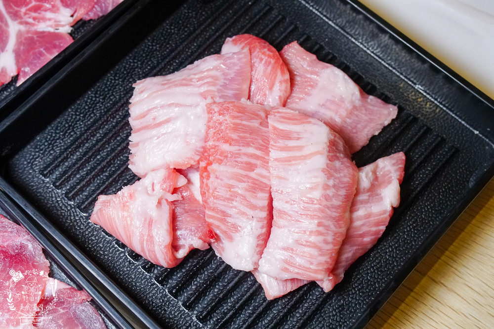 高雄[小林食堂燒肉吃到飽]美國Choice原塊肉現切爽爽吃到飽!升級還有爆厚實鮭魚生魚片吃到飽!