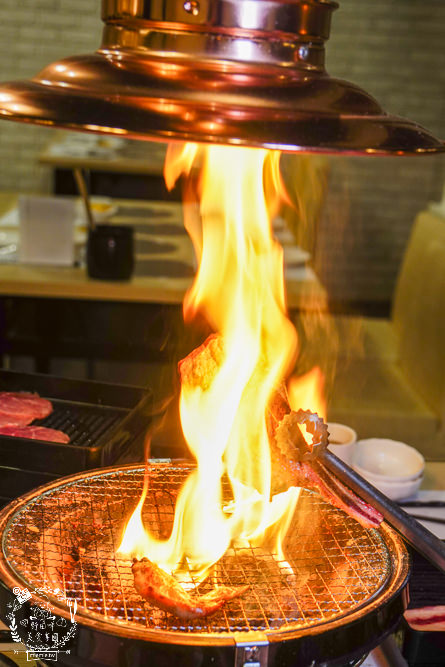 高雄[小林食堂燒肉吃到飽]美國Choice原塊肉現切爽爽吃到飽!升級還有爆厚實鮭魚生魚片吃到飽!